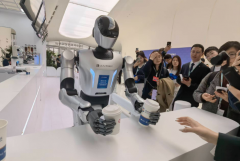 <b>的AI大脑也无法正在现实世界中创制价值</b>